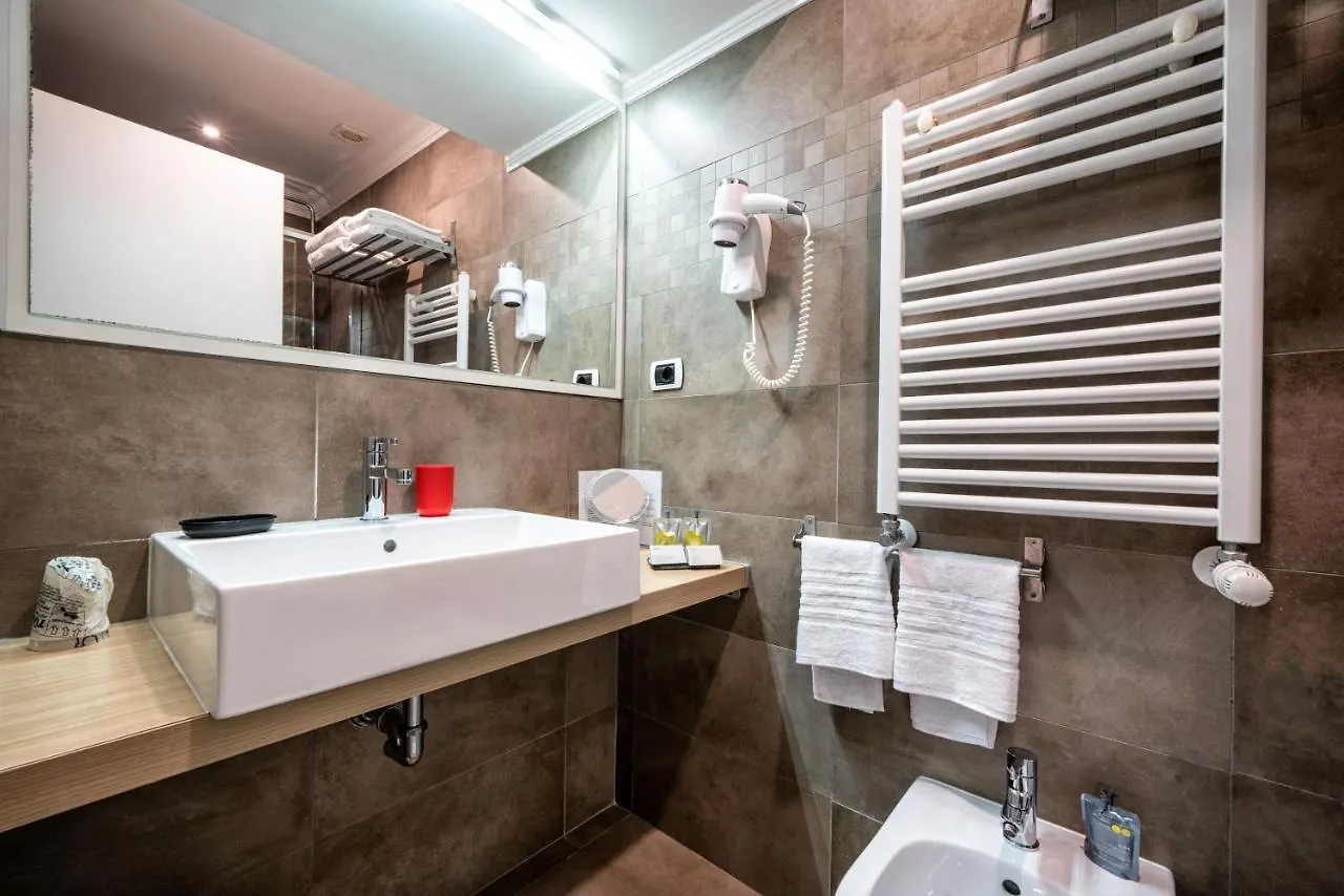 Hotel Paolo II Rome Italy